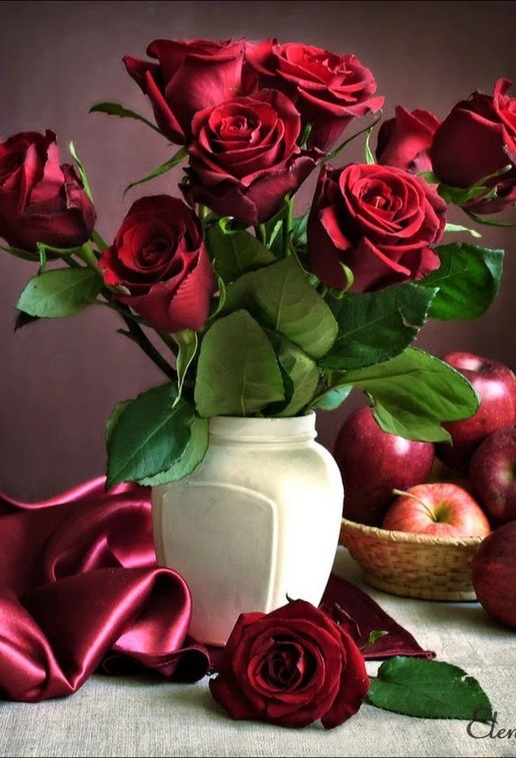 Розы букет вечер. Романтические цветы. Вечерний букет цветов. Добрый вечер красивые букеты.