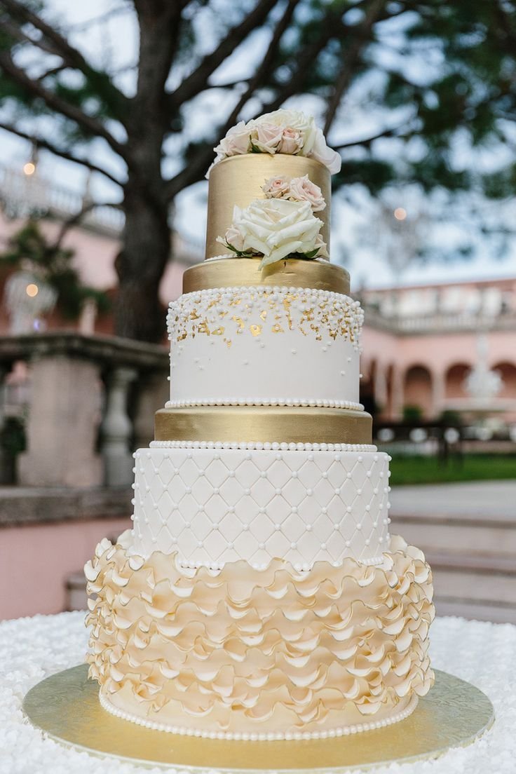 Элегантный торт на свадьбу