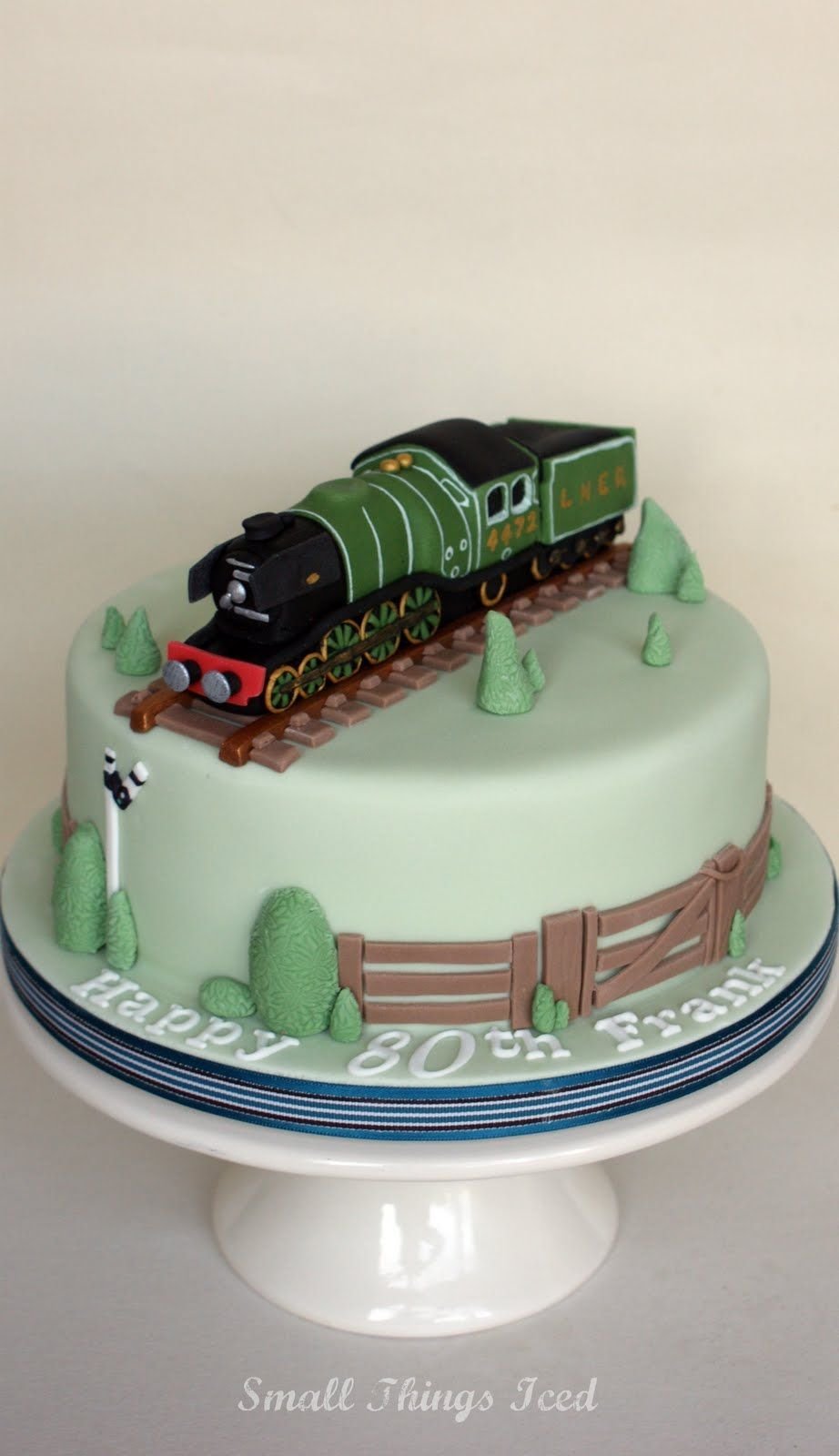 Тортик с железной дорогой