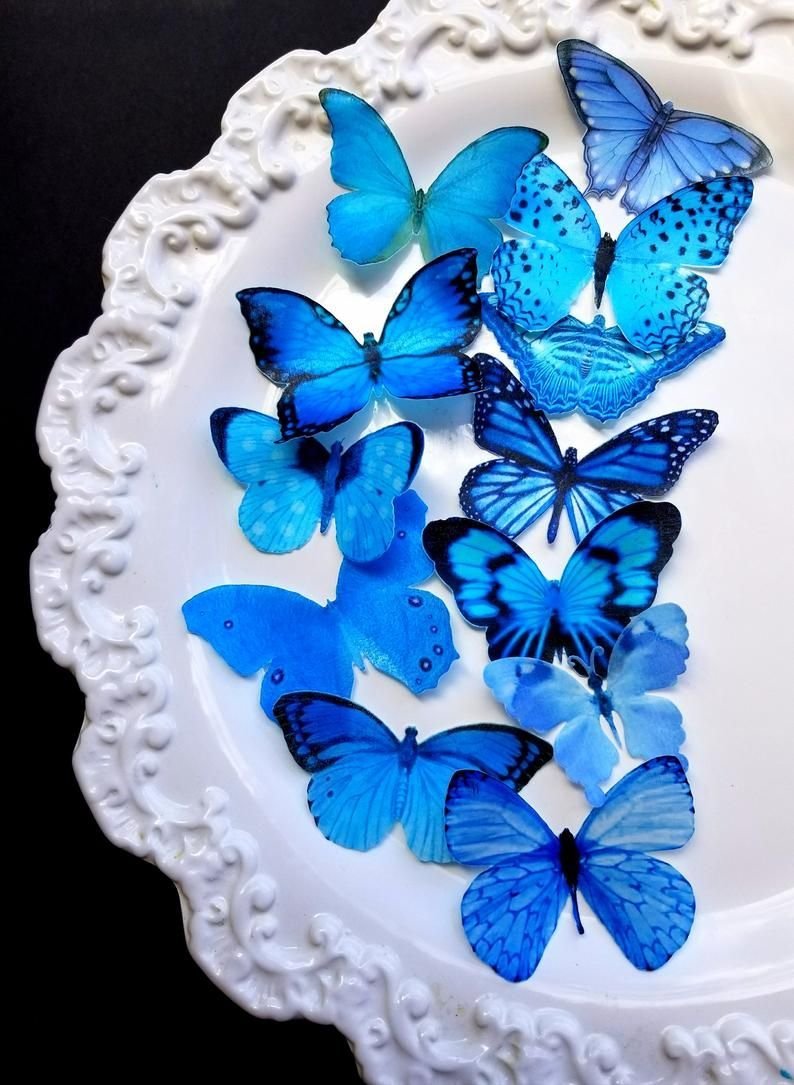 Торт украшенный бабочками