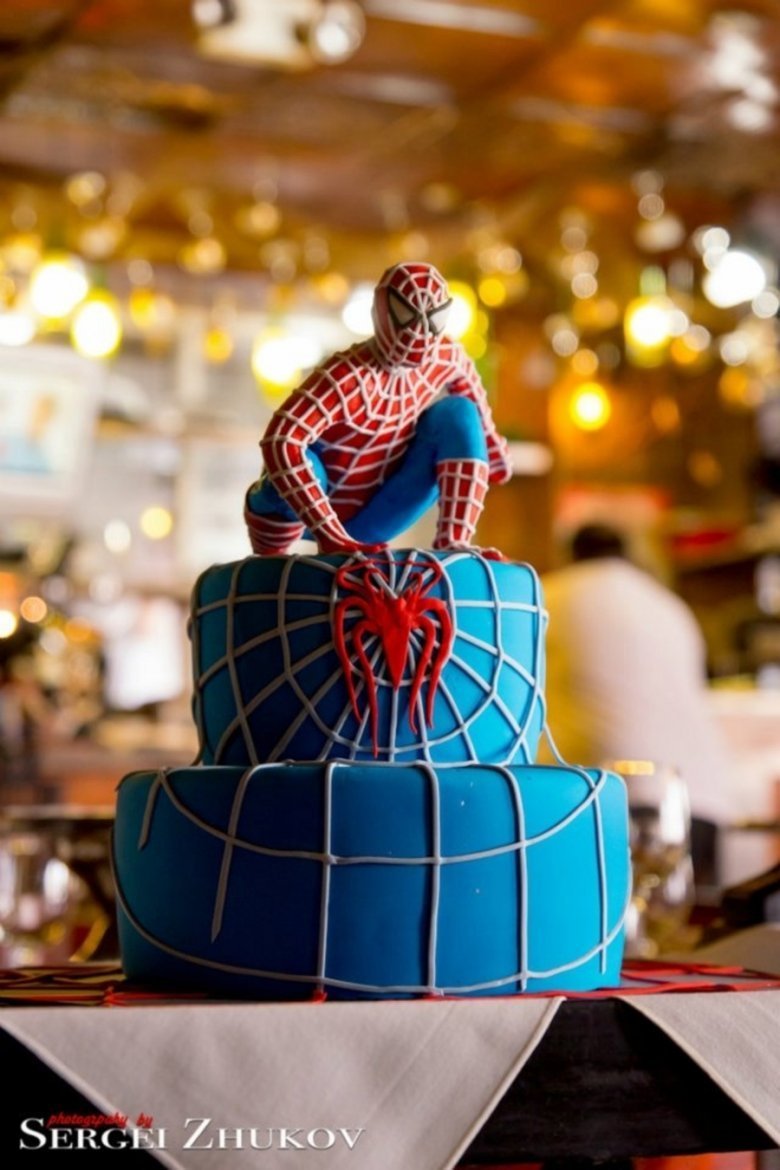 Торт человек-паук с паутиной 5 лет для мальчиков