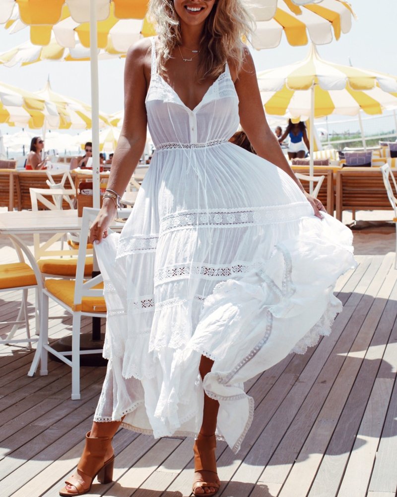 Стильное белое летнее платье