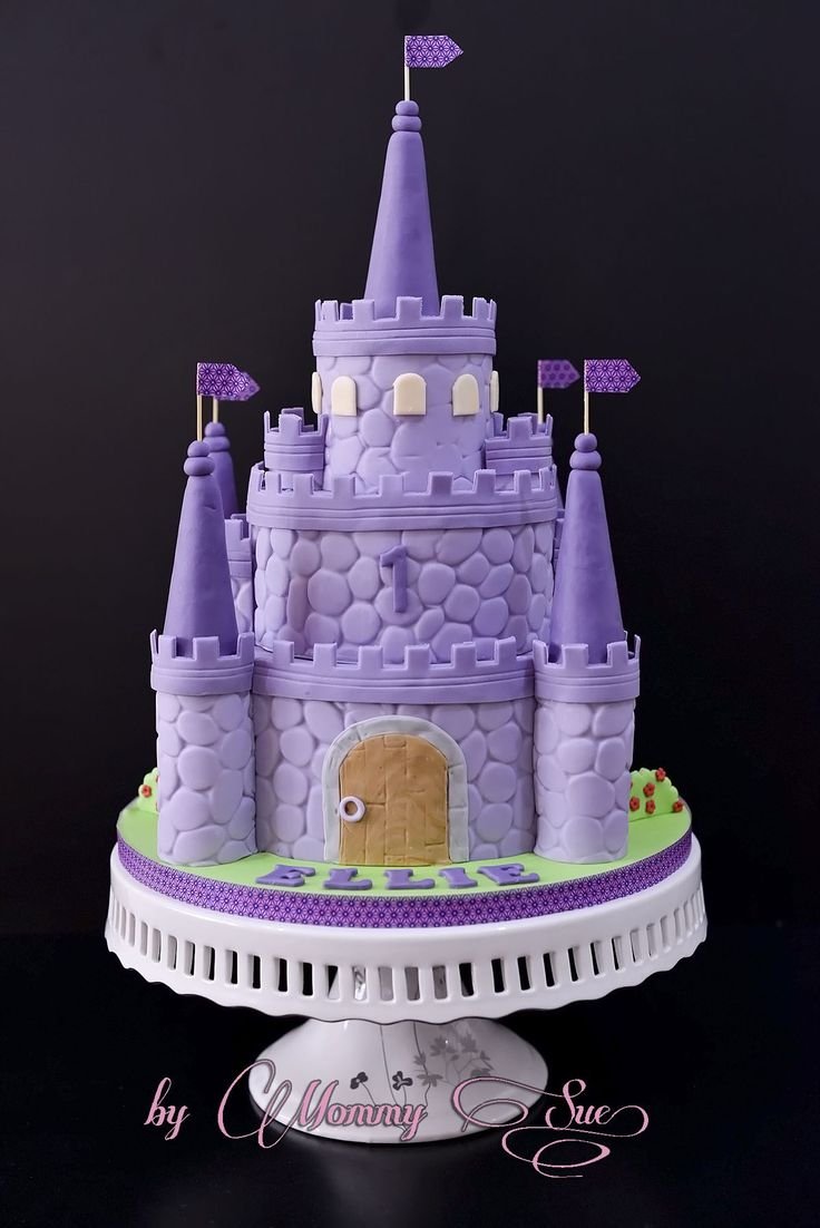 Торт в виде замка для девочки