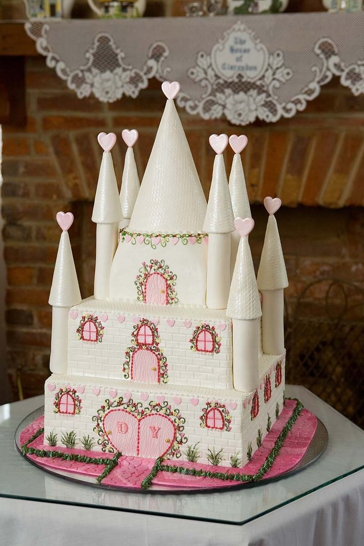 Свадебный торт "замок Цвингер"