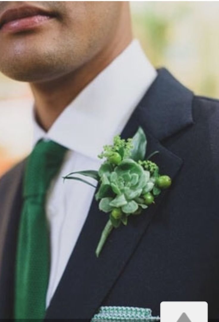 Зеленый костюм жениха на свадьбу