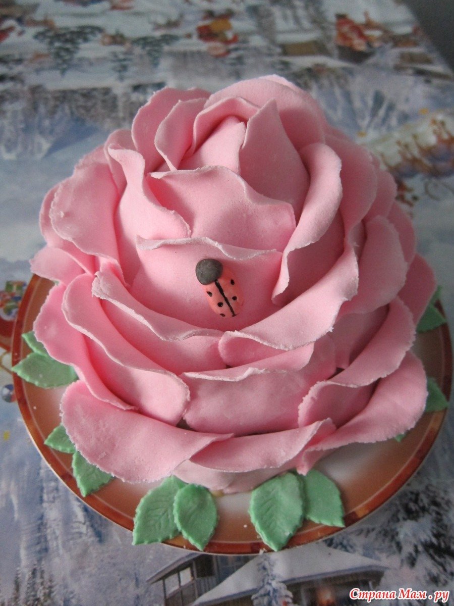 Торт в виде розы