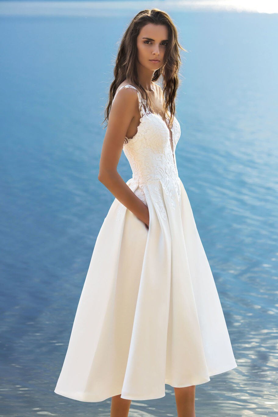 Красивое белое платье