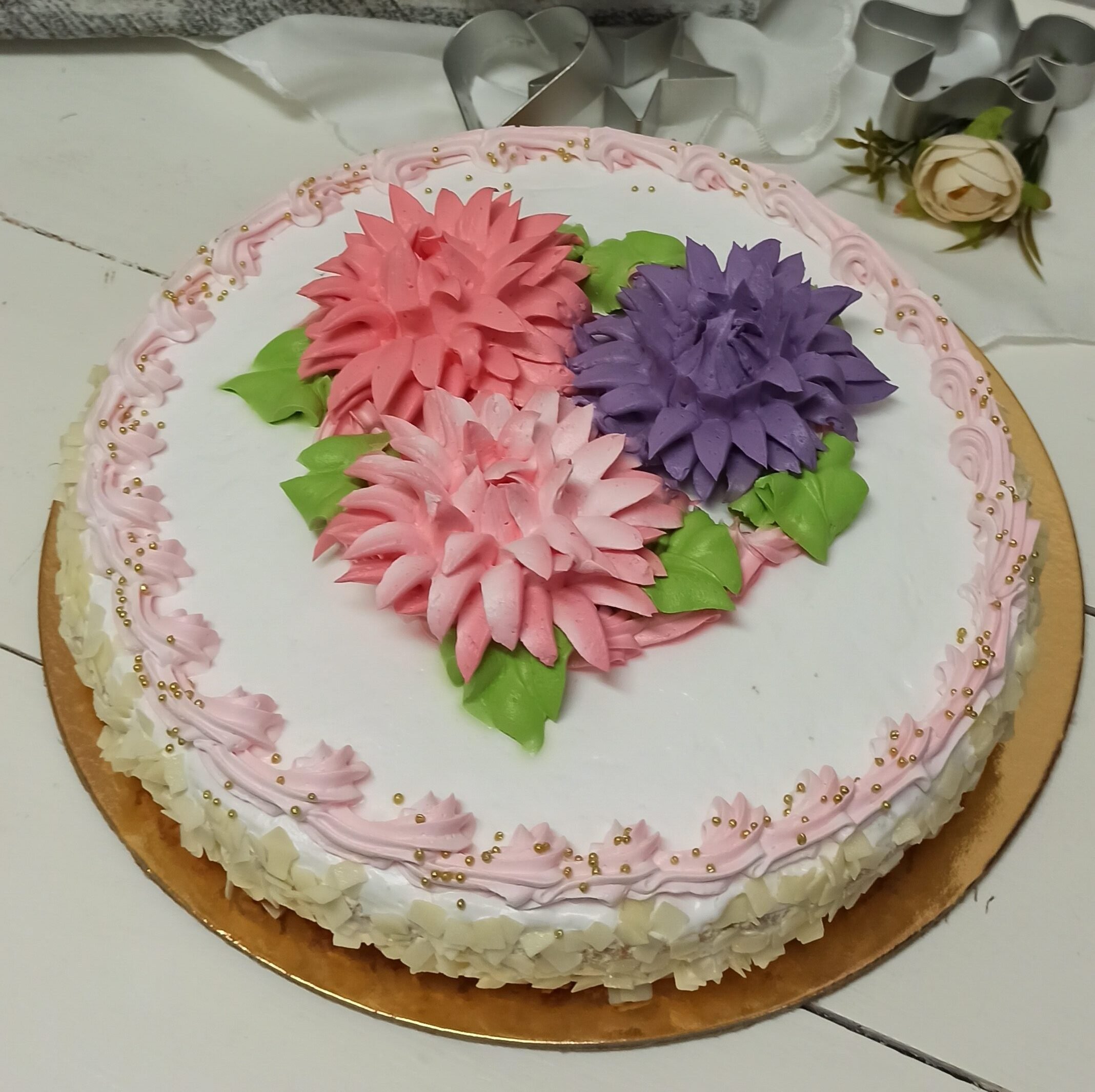 Торт с хризантемами - 69 фото