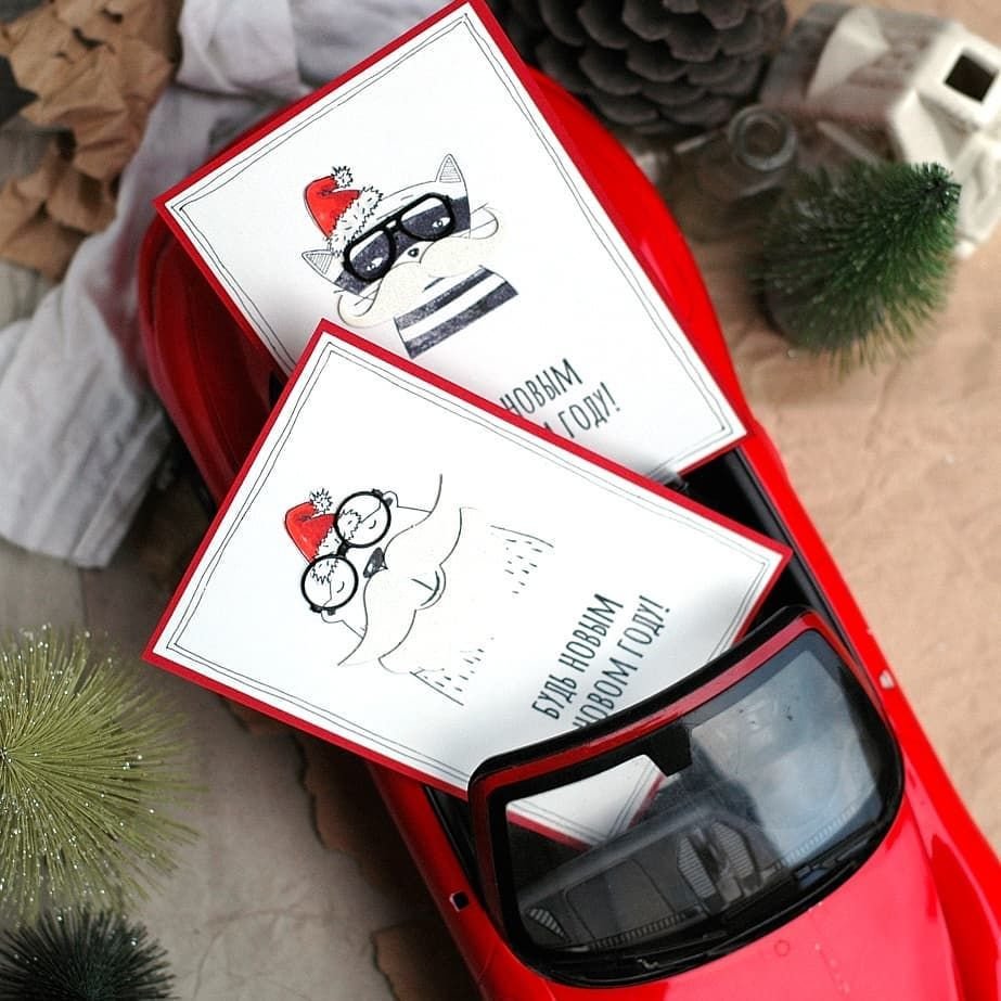 Новогодние шаблоны для Инстаграм красные авто