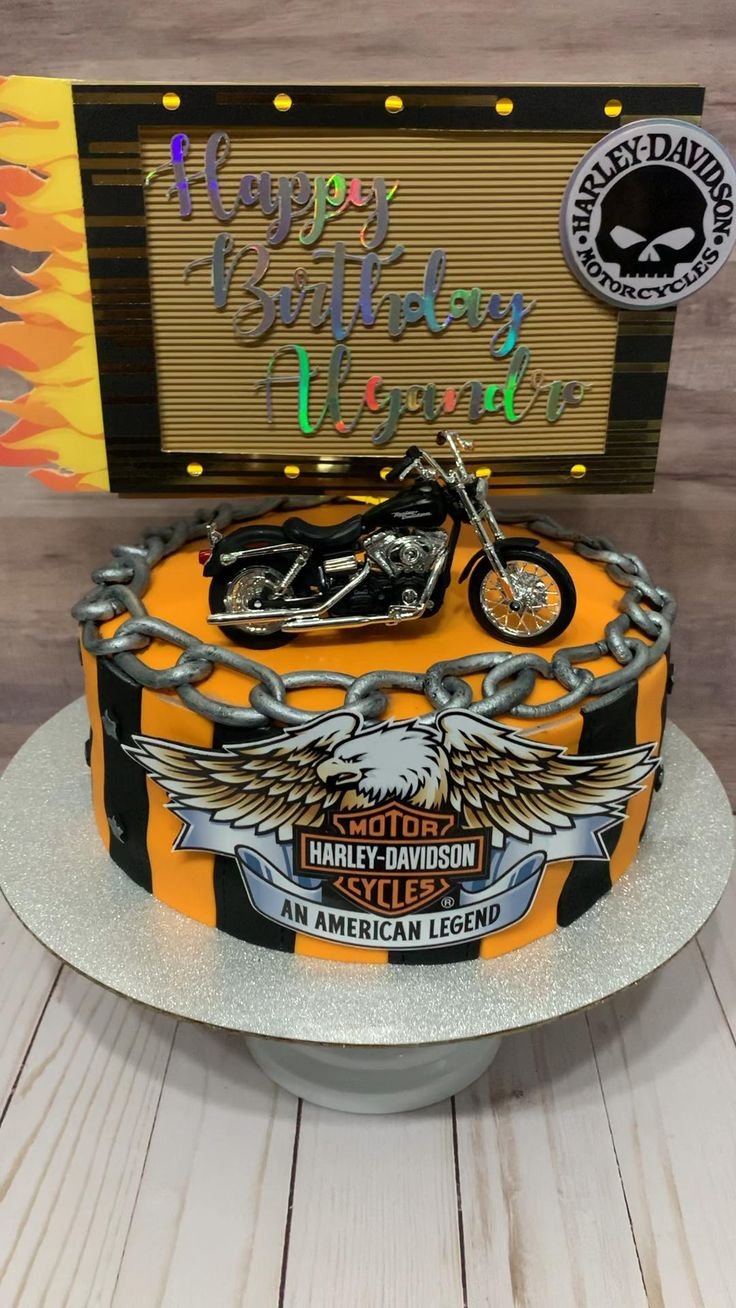 Двухъярусный торт с мотоциклом