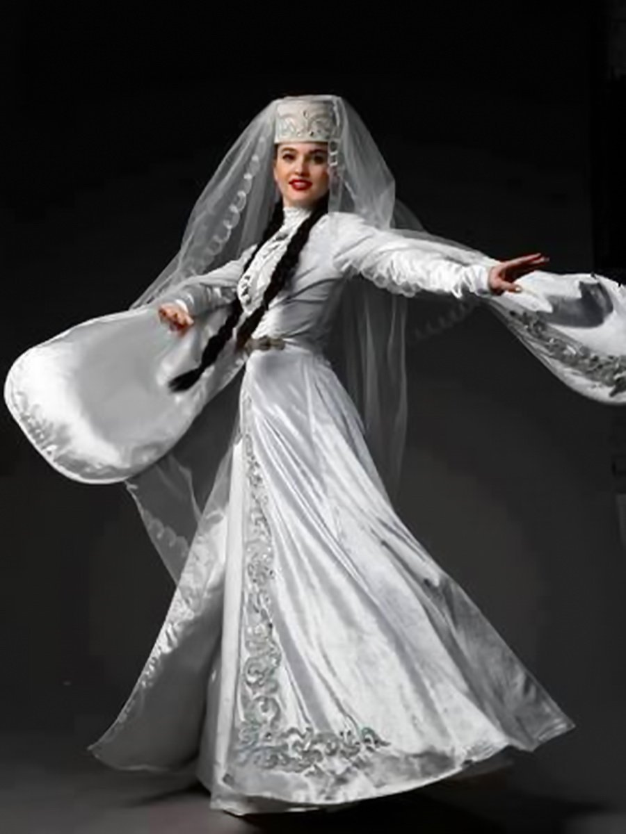Армянский национальный костюм женский свадебный