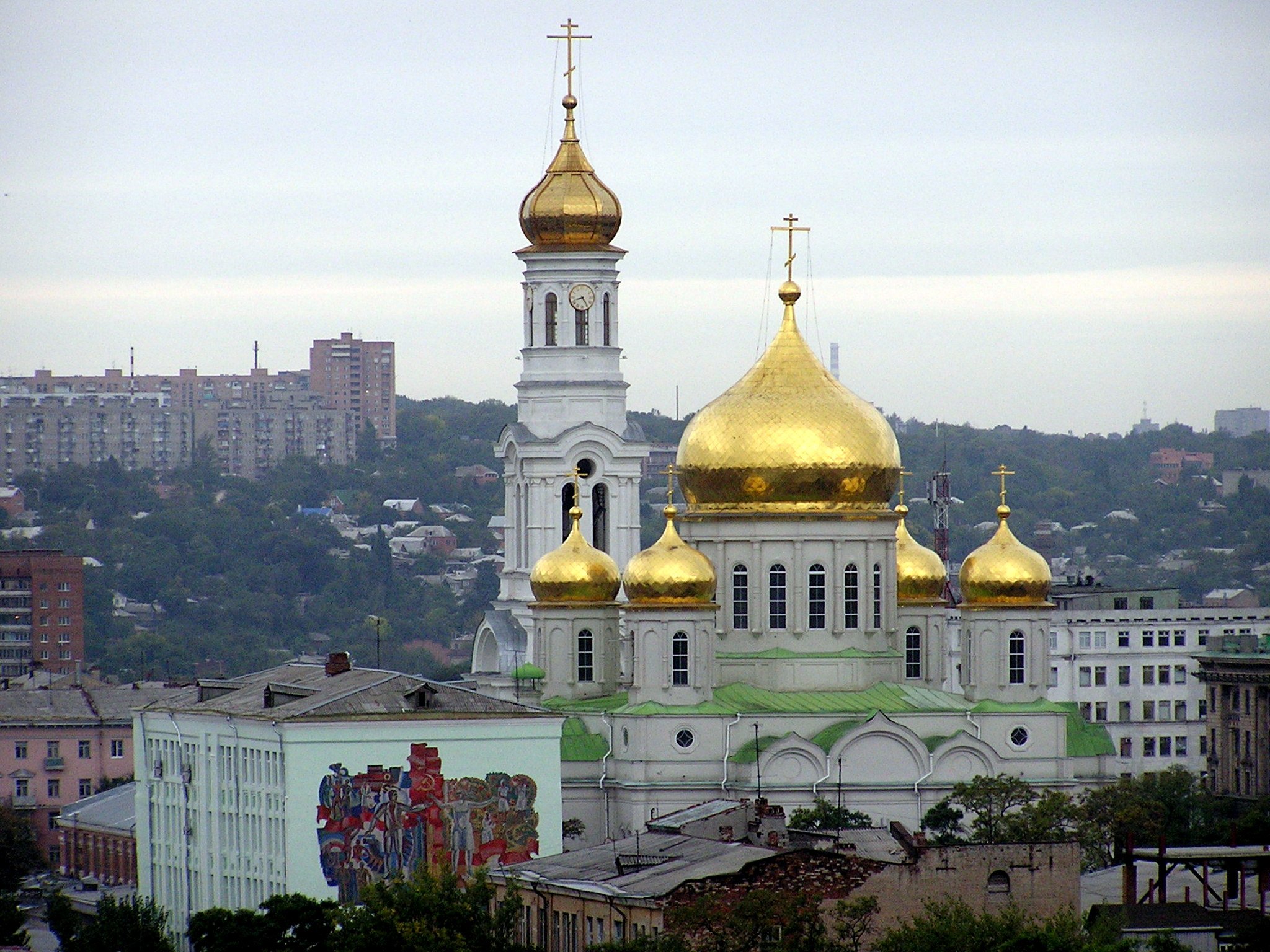 Ростов на дону центральный. Храм Рождества Пресвятой Богородицы в Ростове-на-Дону. Храм Рождества Богородицы Ростов на Дону. Собор Рождества Пресвятой Богородицы Ростов. Кафедральный собор Ростов на Дону.