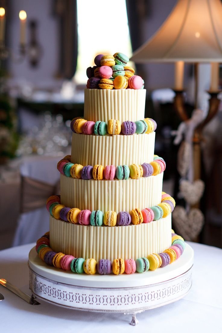 Яркий свадебный торт
