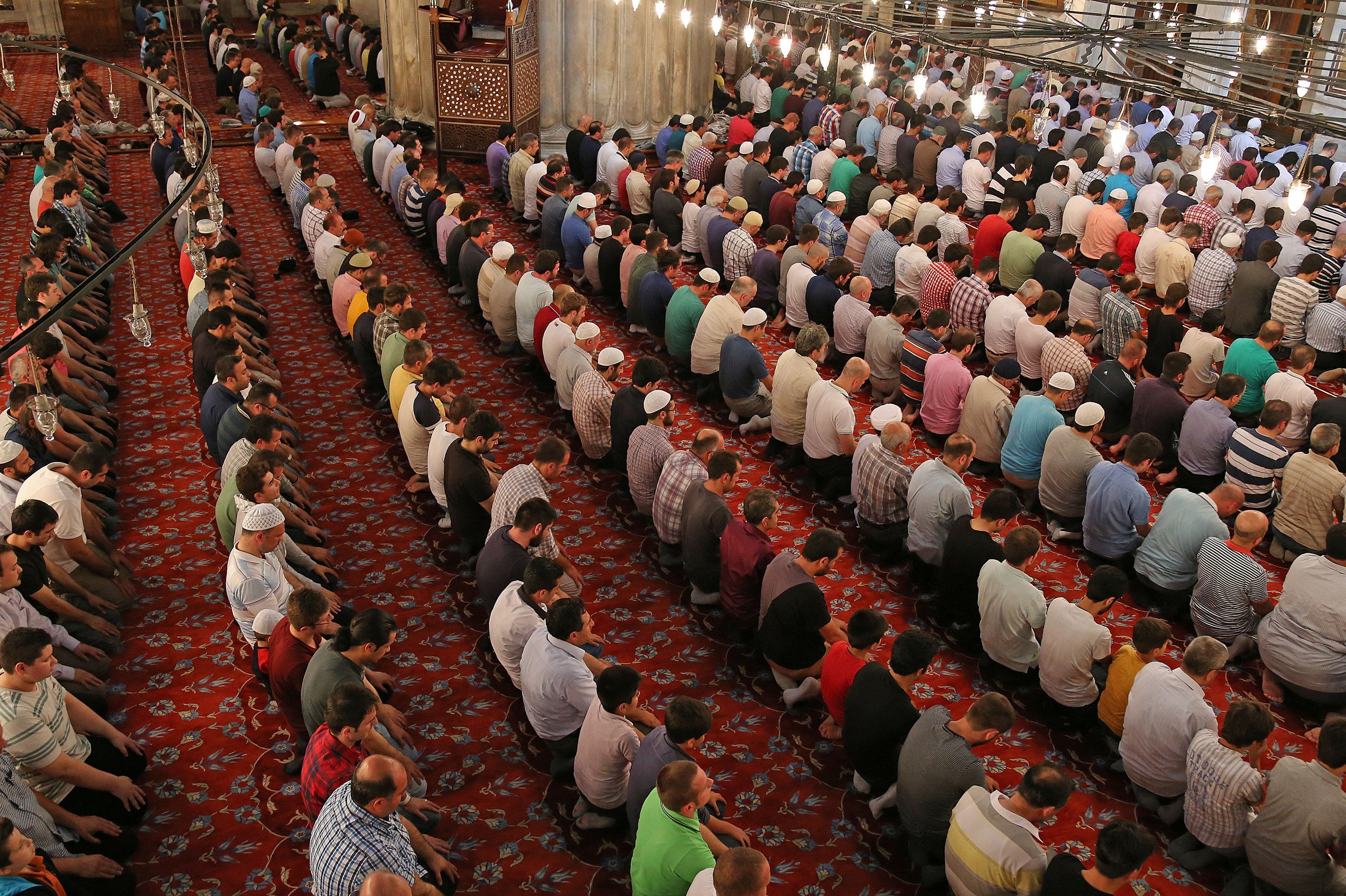 В рамадан можно красить волосы. Мусульмане в Турции. Намаз.
