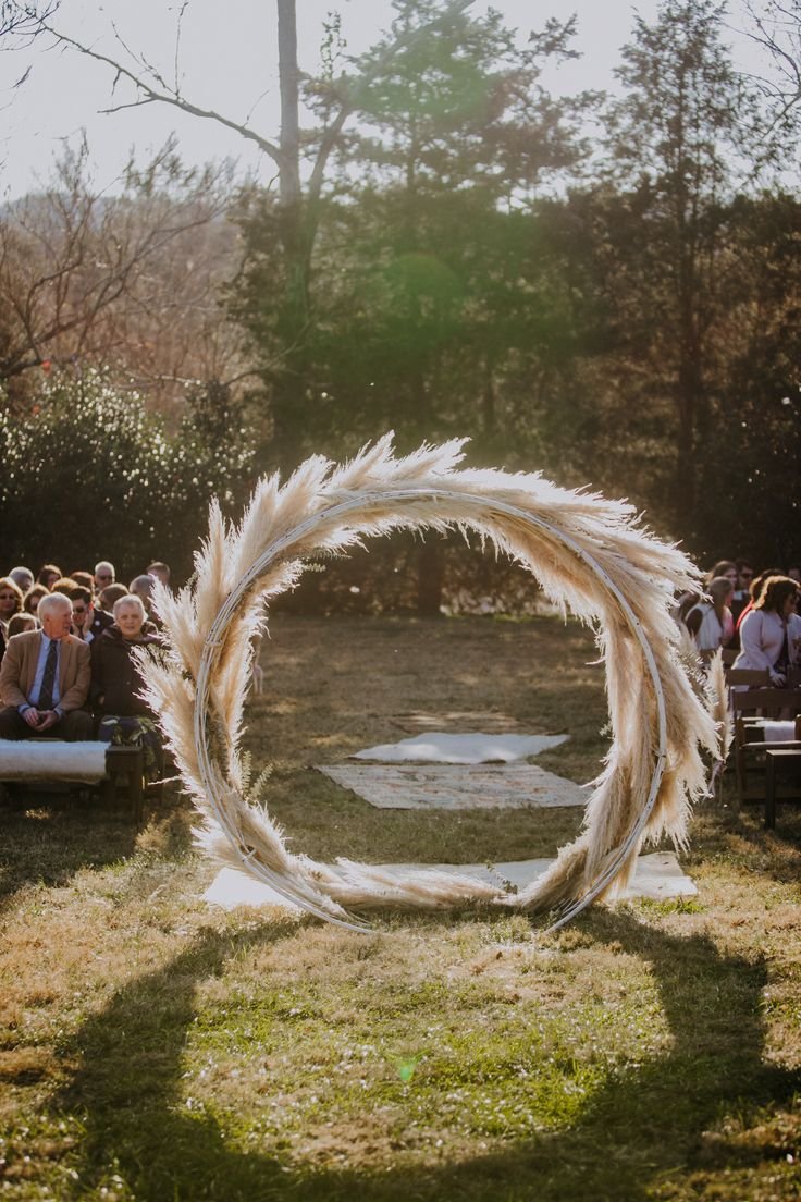 Свадебная арка из пампасной травы