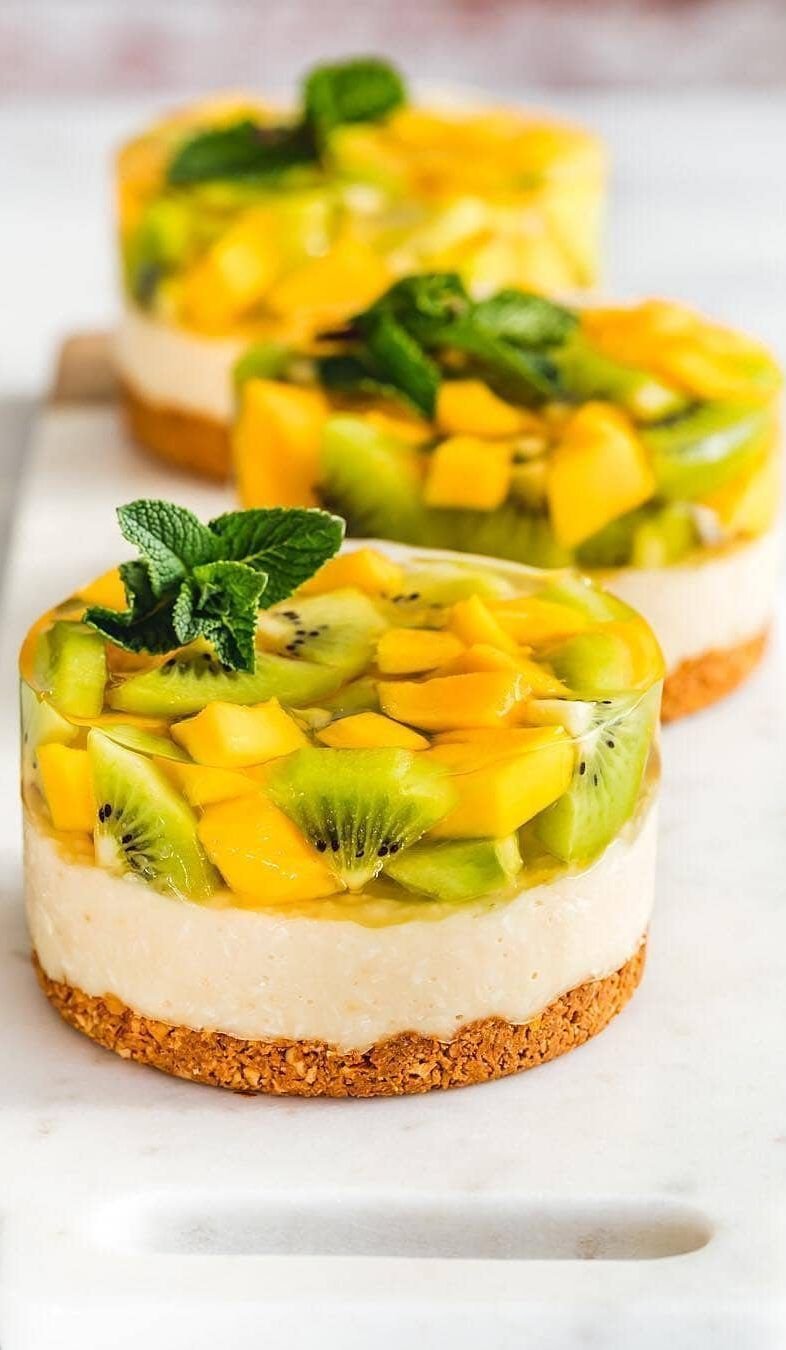 Шпинатный торт с манго
