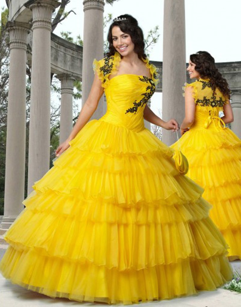 Невеста в желтом платье