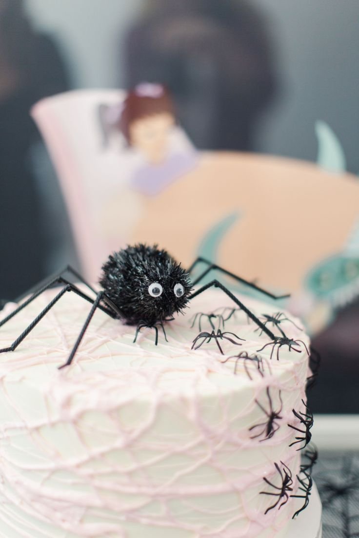 Оригинальный торт человек паук