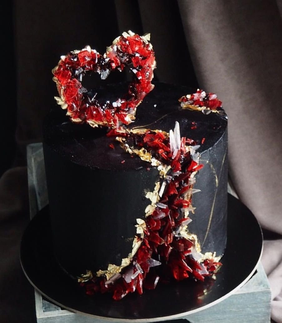Черно красный торт