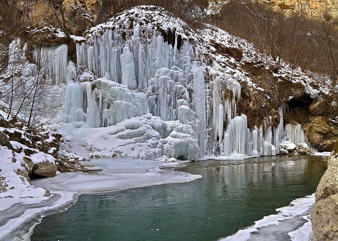 Замерзшие водопады Кабардино Балкария