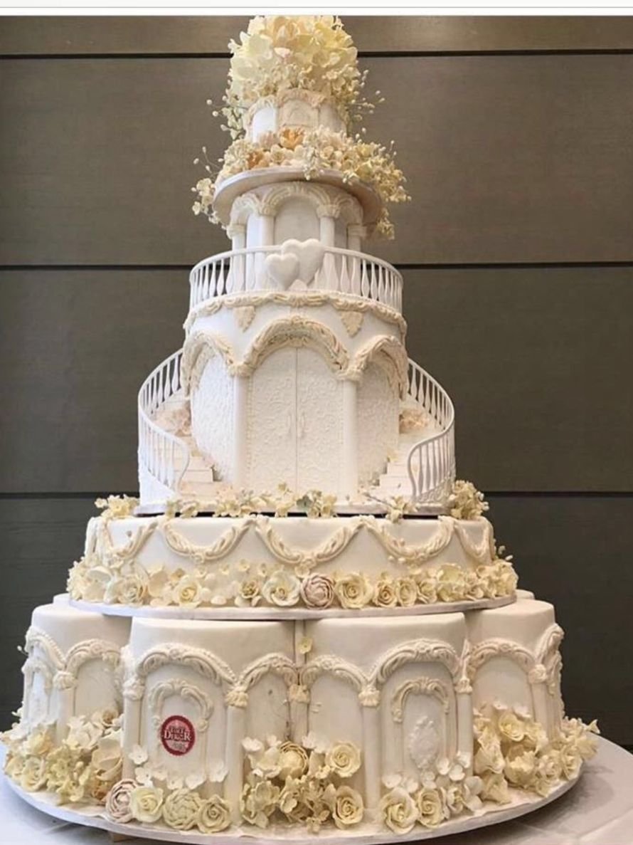 Свадебный торт богатый