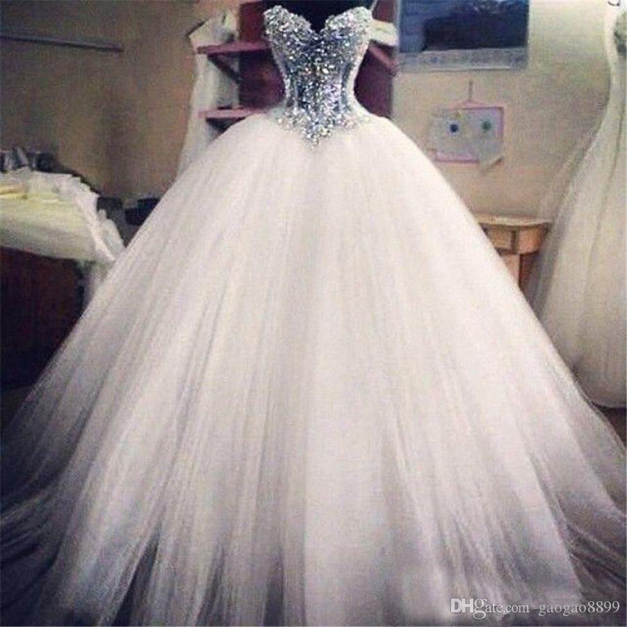 Свадебное платье очень пышное