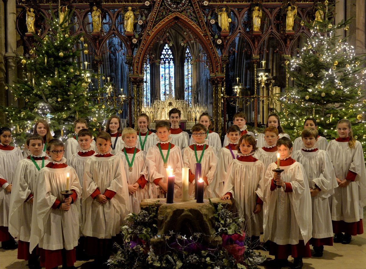 Какое сегодня католическое. Рождество Церковь. Рождество в католической церкви. Церковь в Рождество в Англии. Церковь в Рождество Британия.