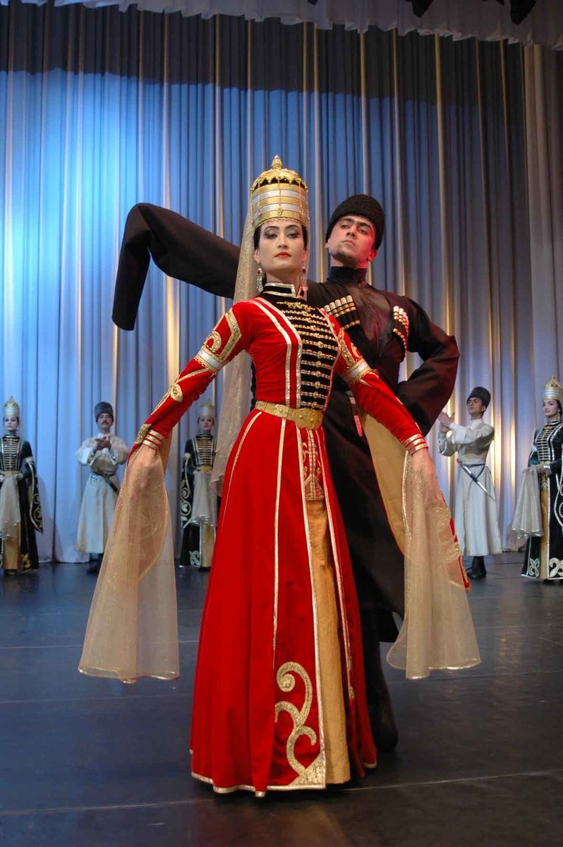 Абазинский и Черкесский национальный костюм