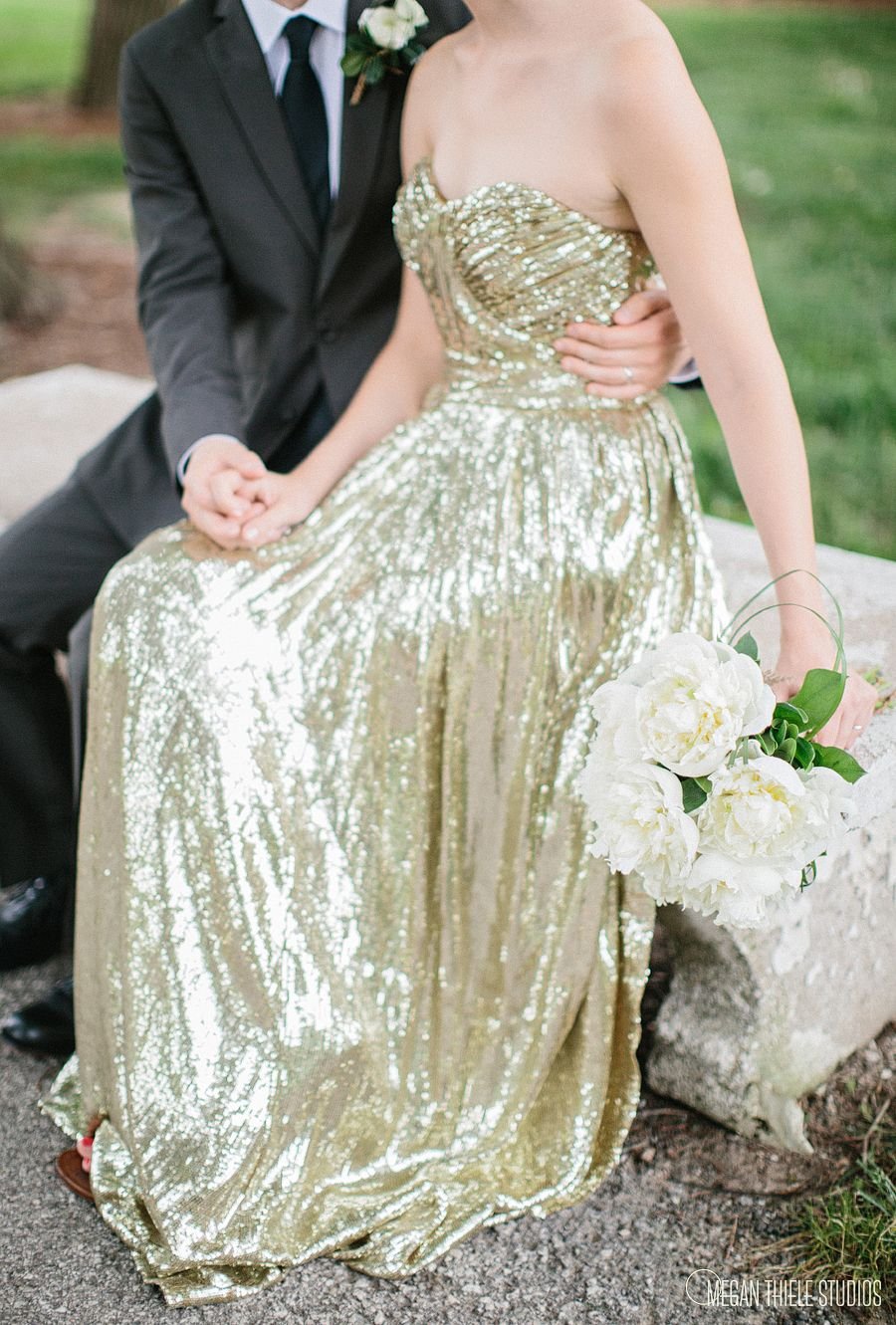 Платье невесты в золотистом стиле