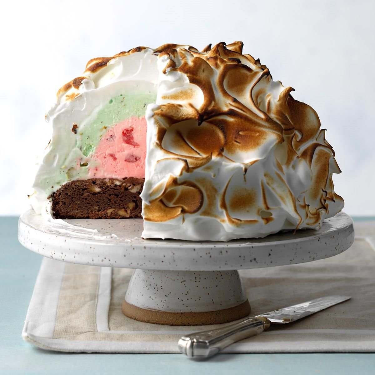 Десерт Baked Alaska