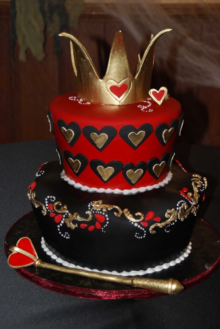 Свадебный торт с короной