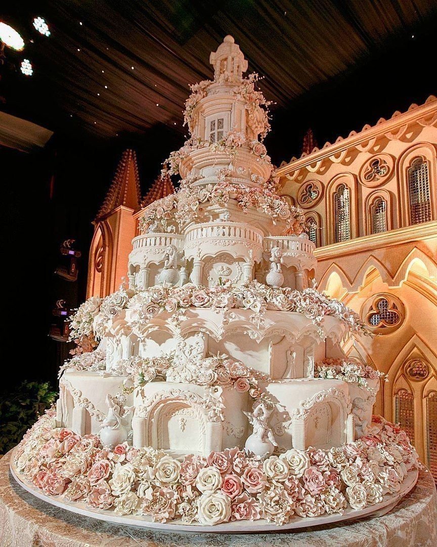 Самый гигантский торт на свадьбу