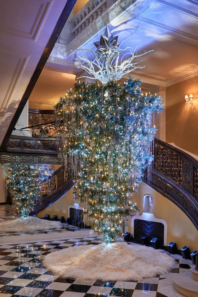 Рождественская елка в отеле Claridge’s
