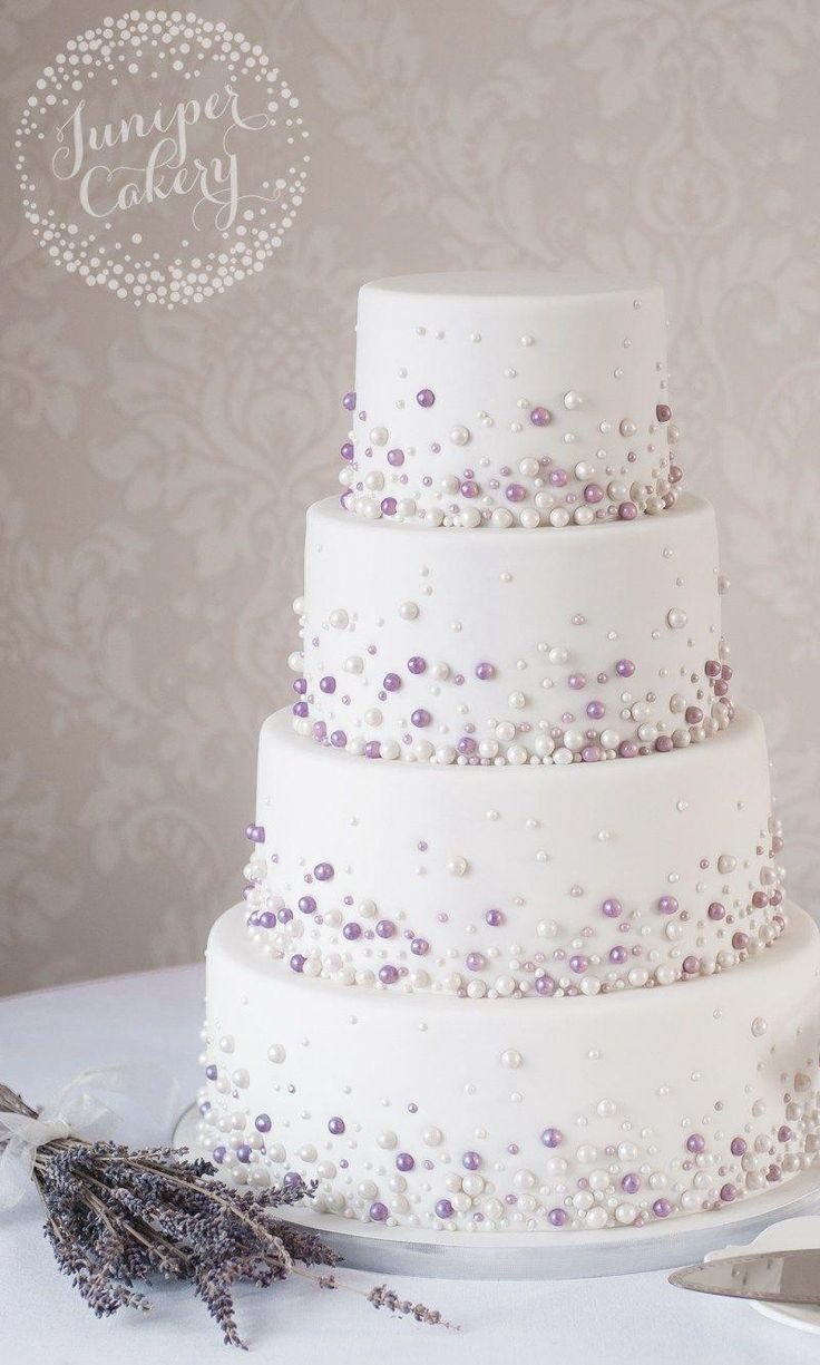 Свадебный торт в разрезе