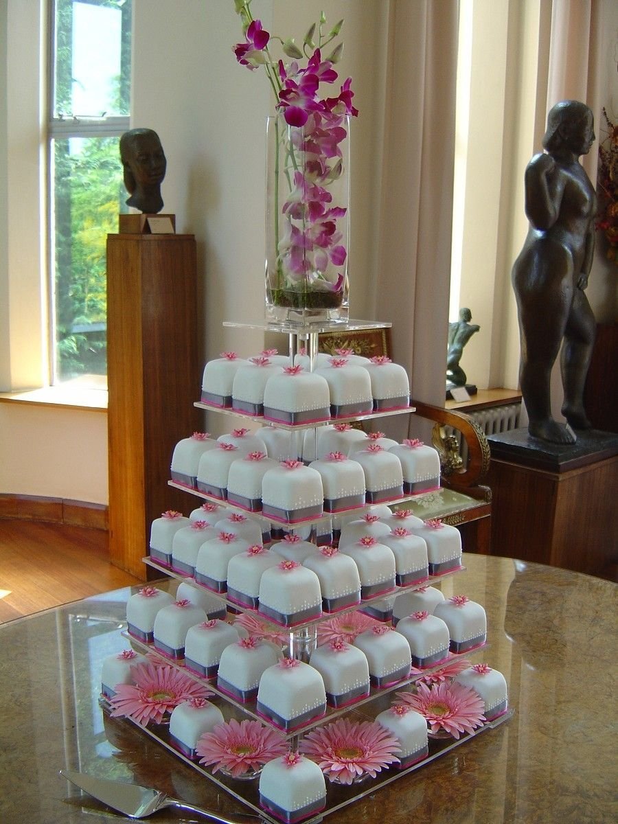 Свадебный торт с мини тортиками
