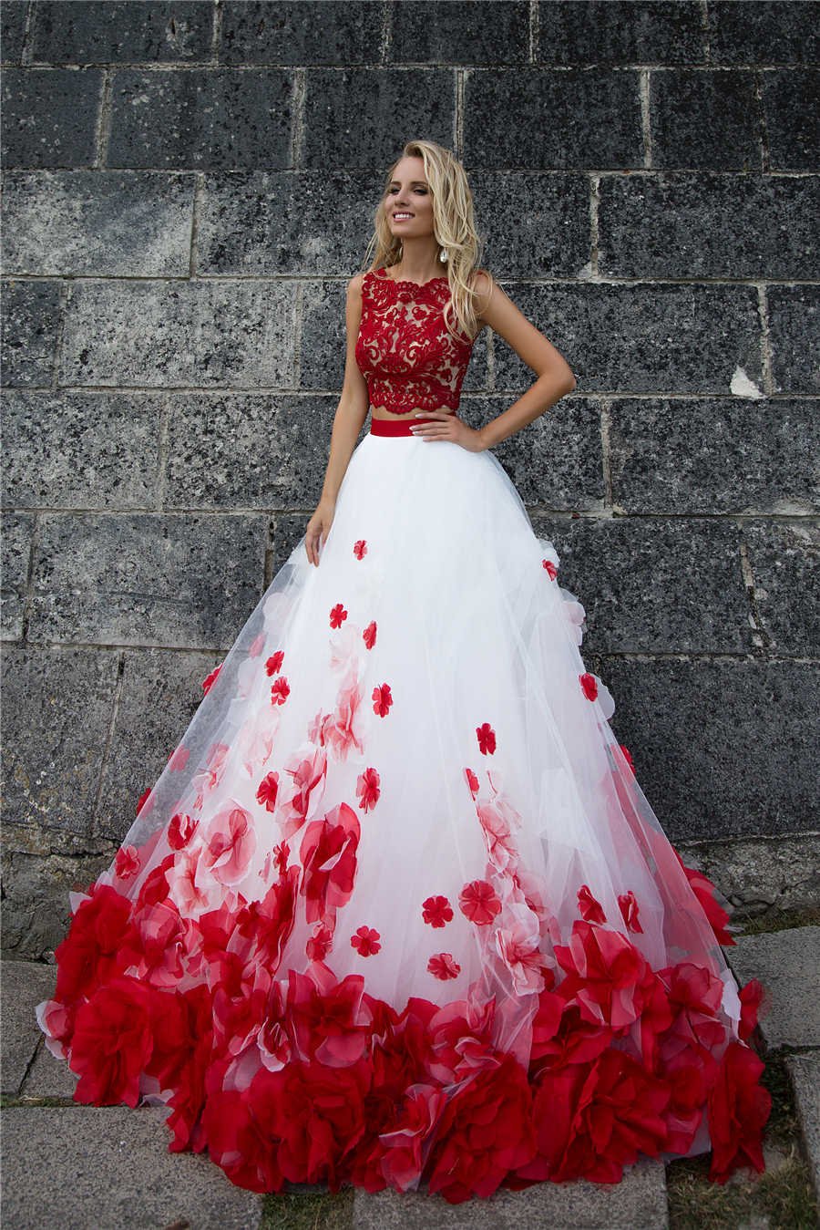 Шикарное красное свадебное платье