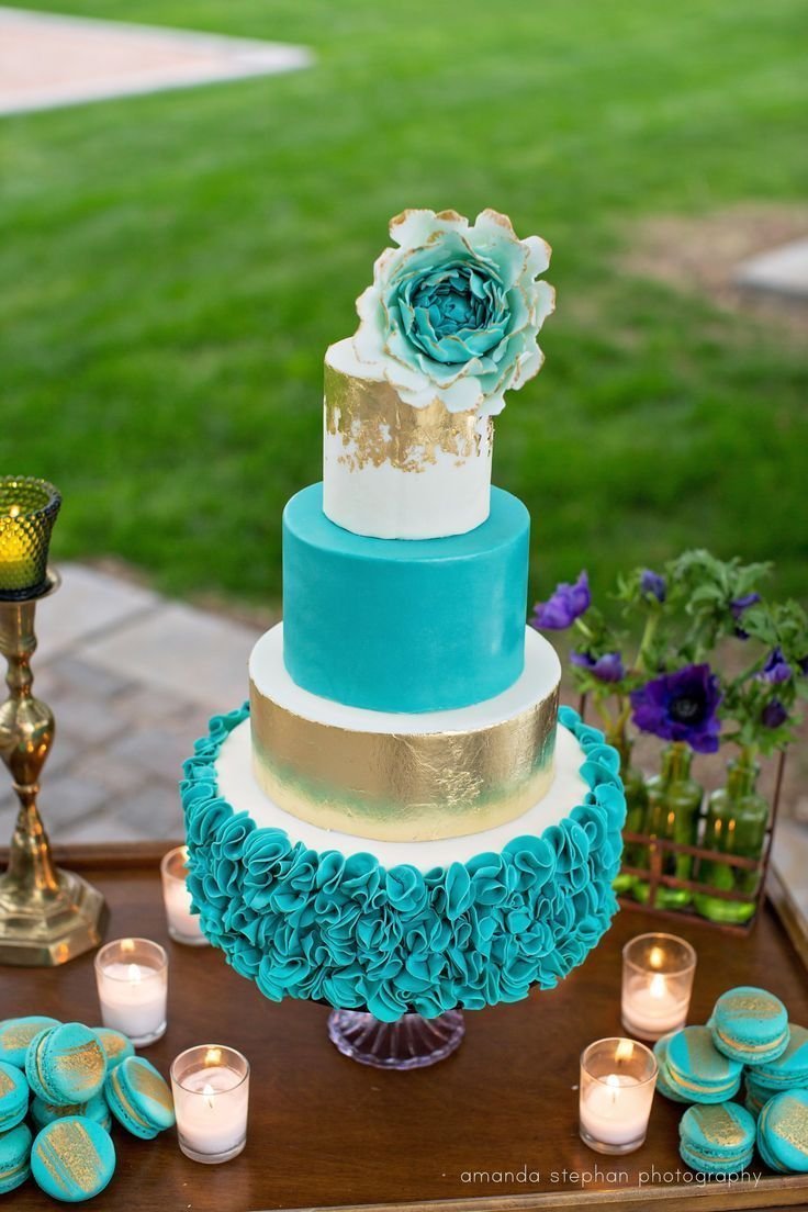 Свадебный торт двухъярусный бирюзовый