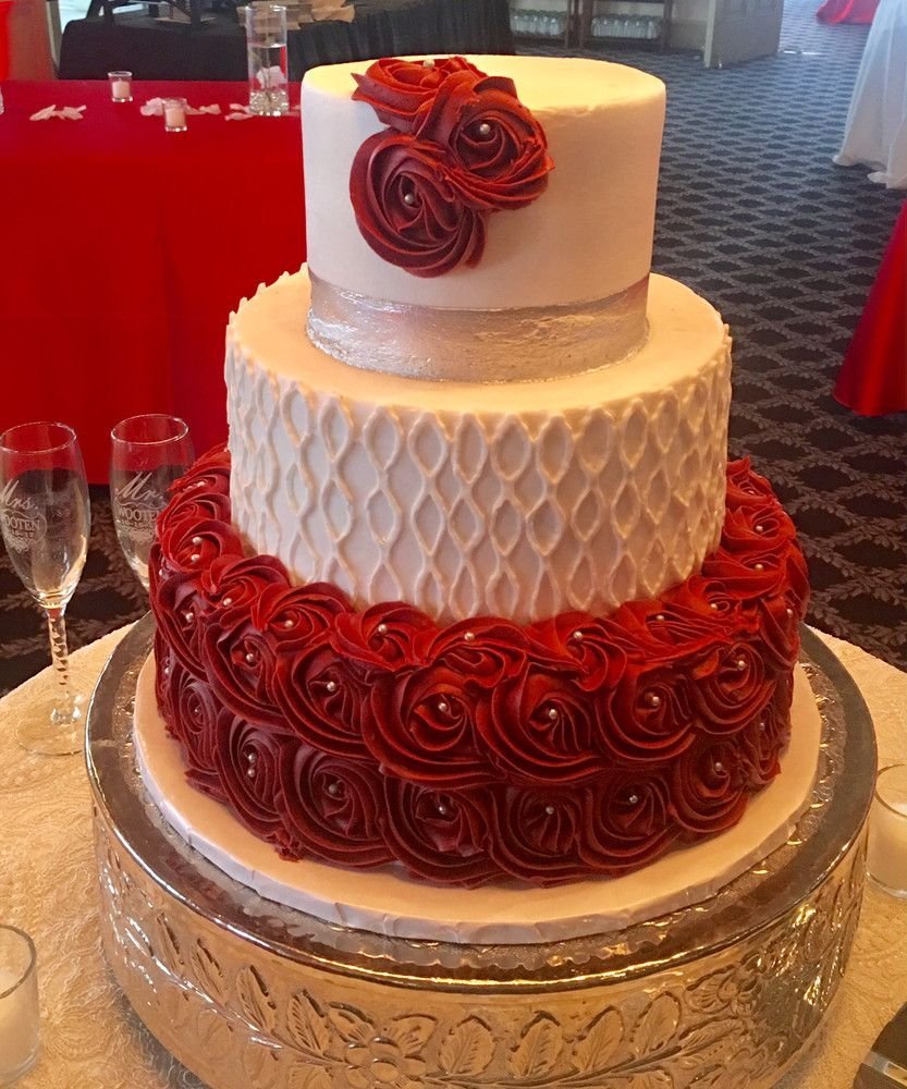 Торт красный двухъярусный