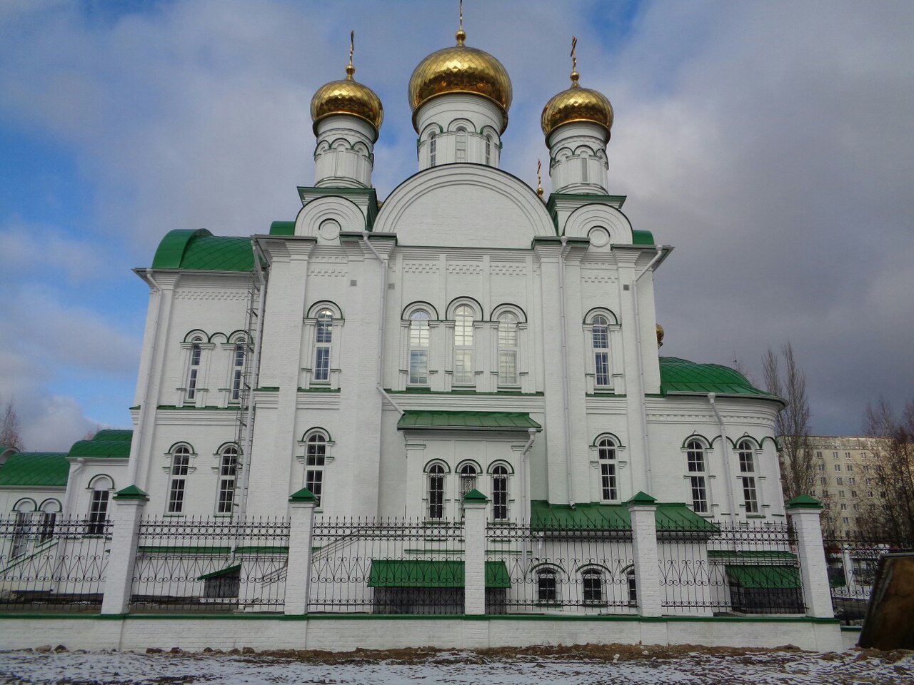 Церкви в йошкар оле. Храм Рождества Христова Йошкар-Ола. Церковь Рождества Христова в Йошкар-Оле, Йошкар-Ола. Рождественская Церковь Йошкар-Ола. Храм Рождества Христова в Йошкар Оле.