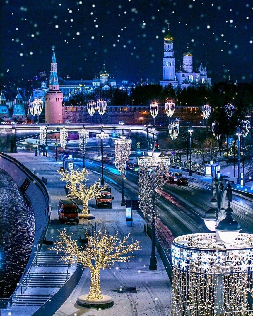 Зимняя ночная Москва