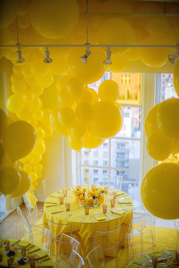 Вечеринка в желтом цвете