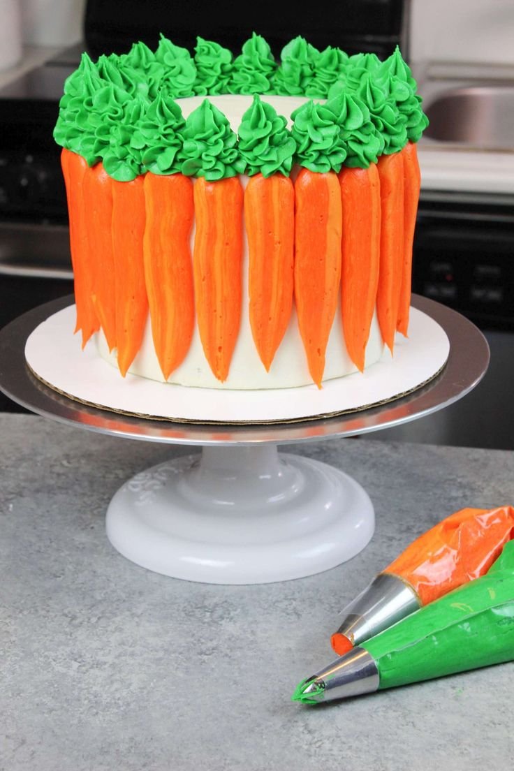 Морковный торт с рисунком на день рождения