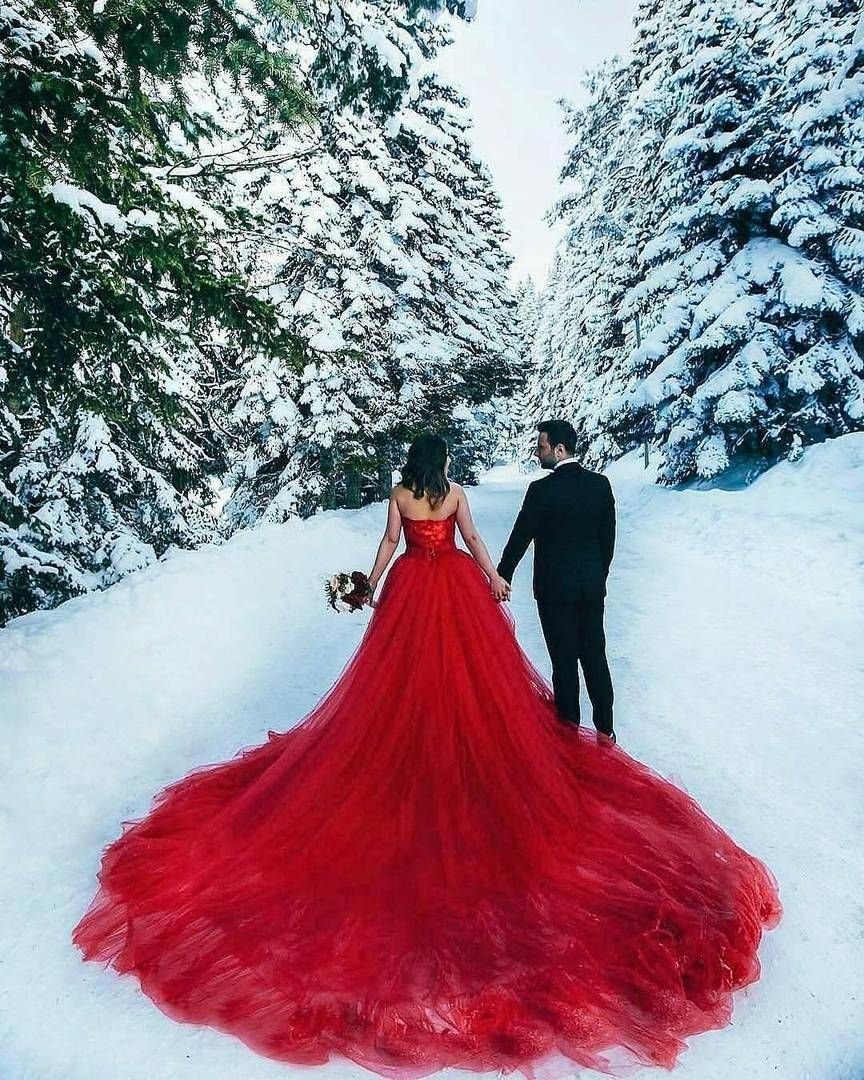Красная зимняя свадьба