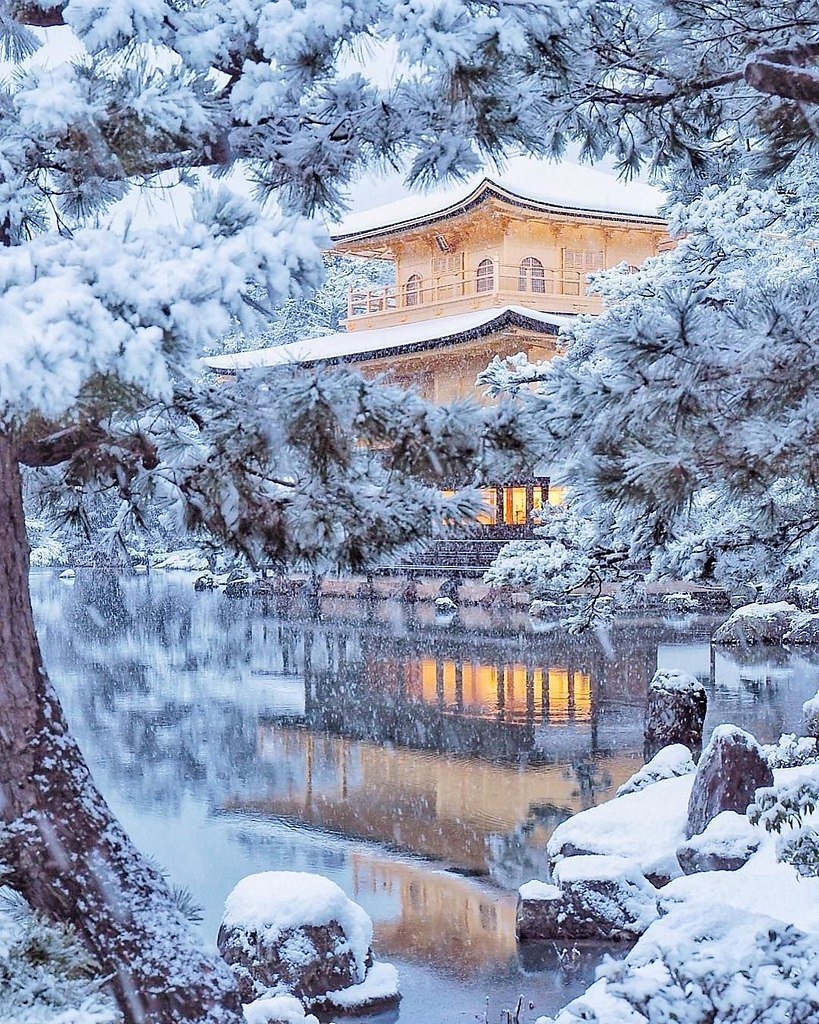 Золотой храм Киото зимой