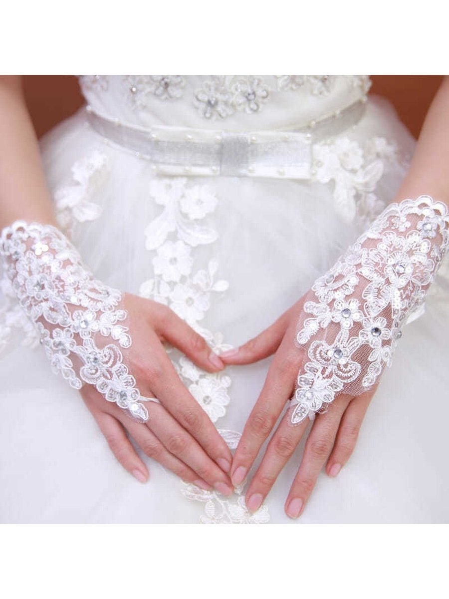 Образ невесты с перчатками