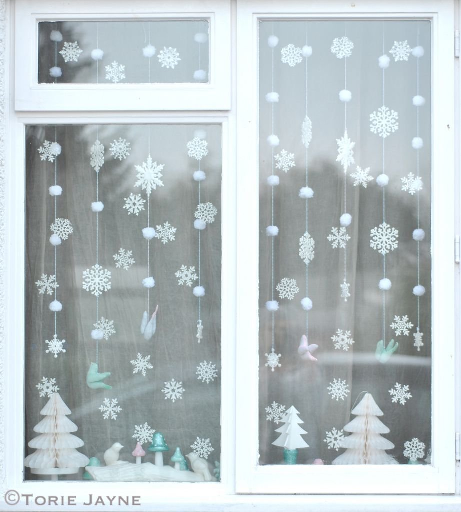 Новогоднее украшения на окна