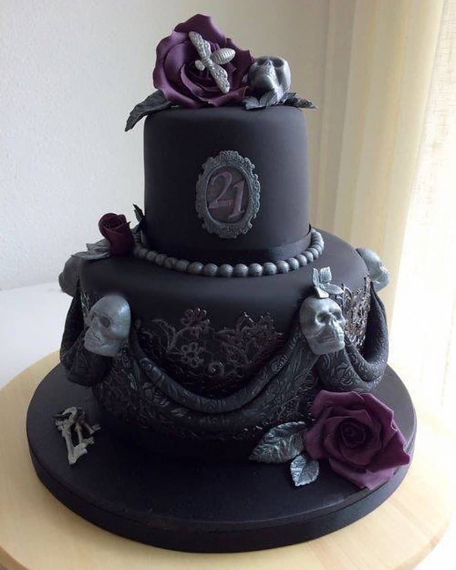 Черный свадебный торт Готика