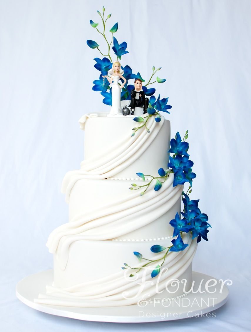 Торт синего цвета
