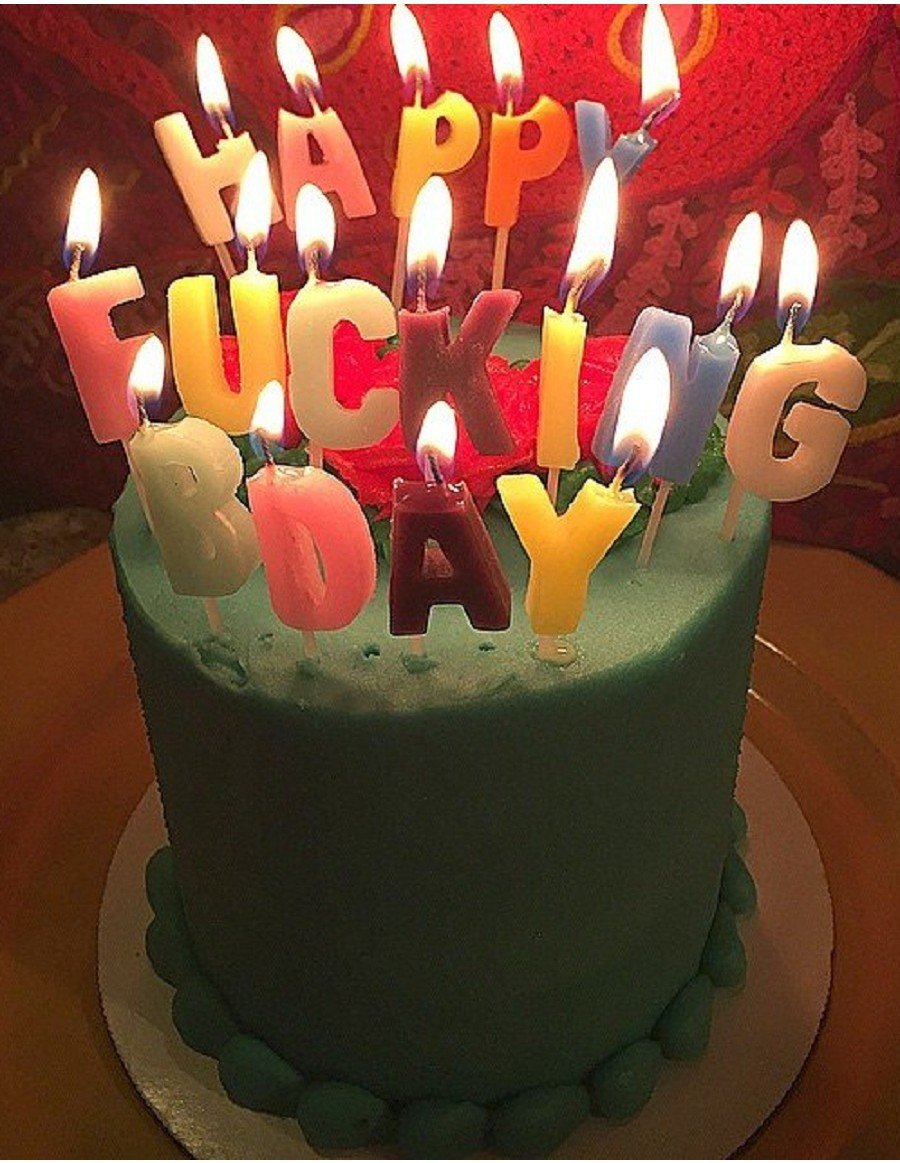 Joyeux anniversaire торт