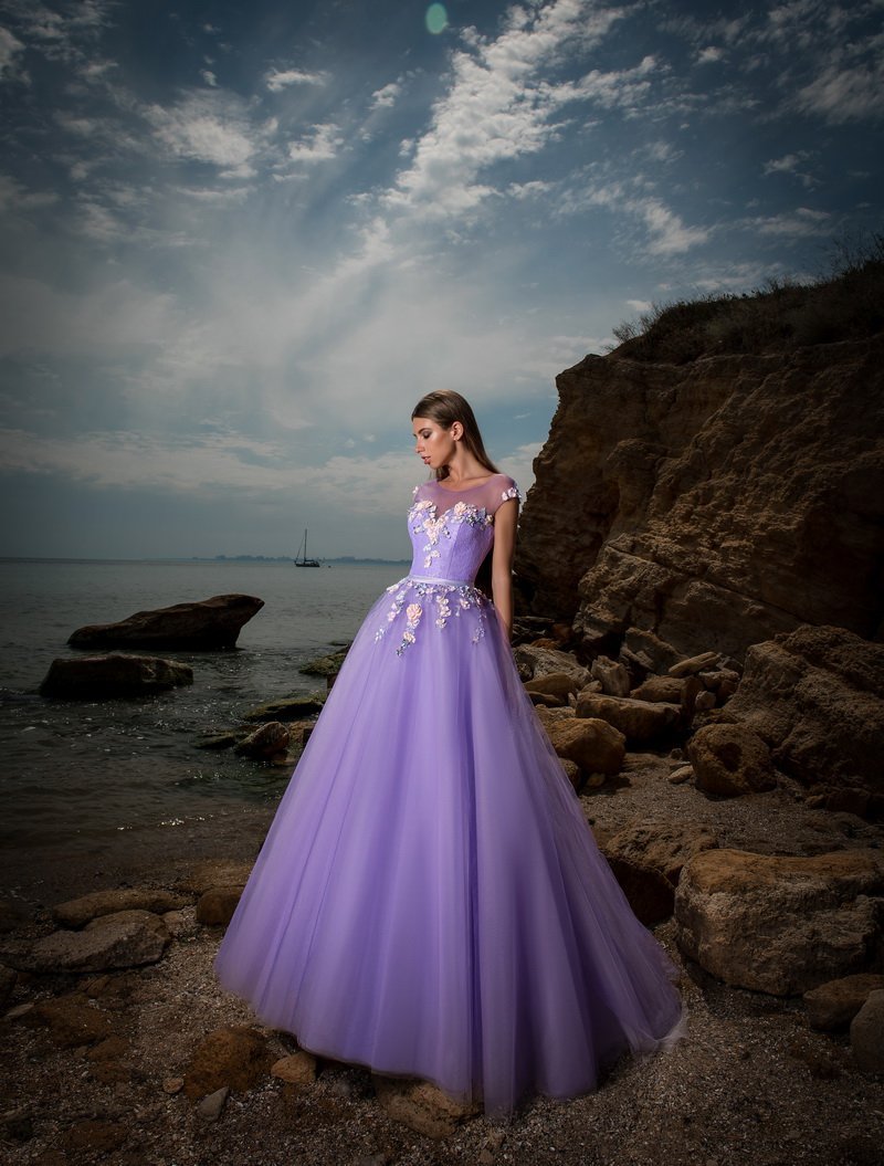 Платье свадебное фиолетовое